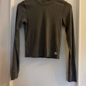 Vuori Gray Long Sleeve Workout Shirt Size XS-S